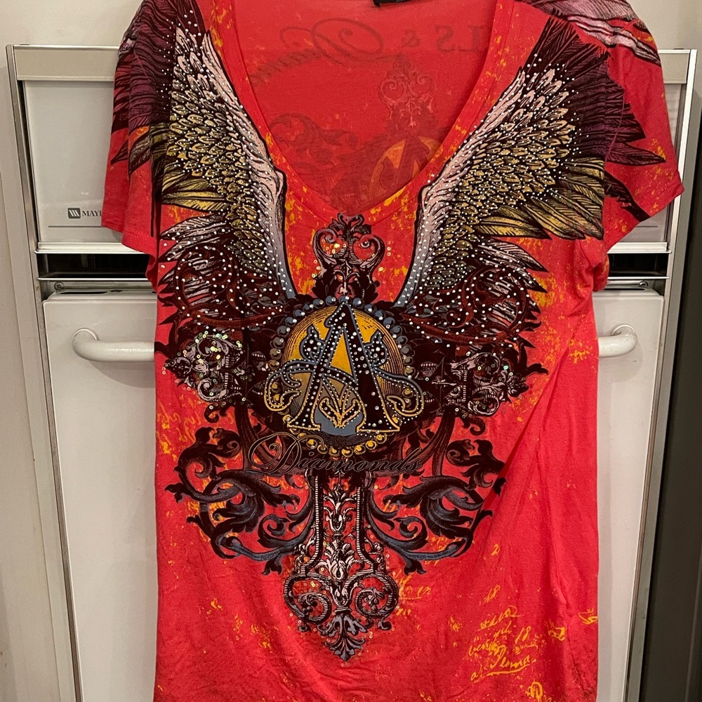 Gorgeous short sleeve V neck Angels and Diamond t shirt